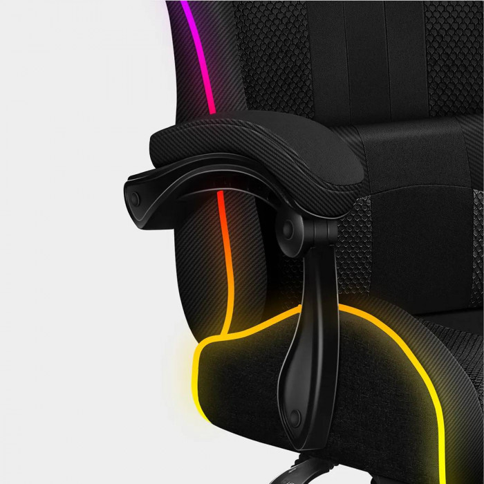 Soft armrests in the Force 4.7 RGB Mesh chair