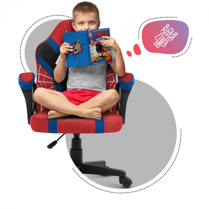 Front of the Ranger 1.0 Spider chair at with a boy reading a comic book