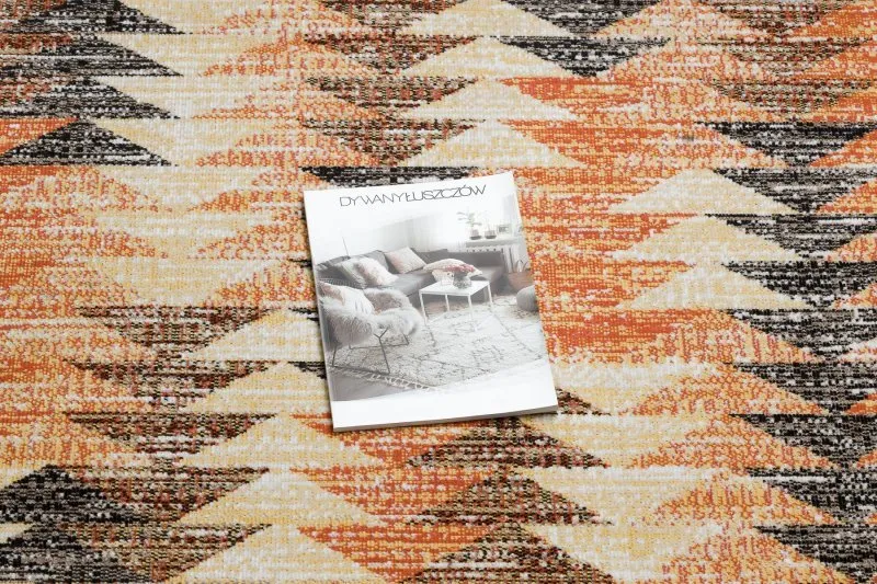 Modern carpet MUNDO D5781 triangles 3D outdoor orange / beige