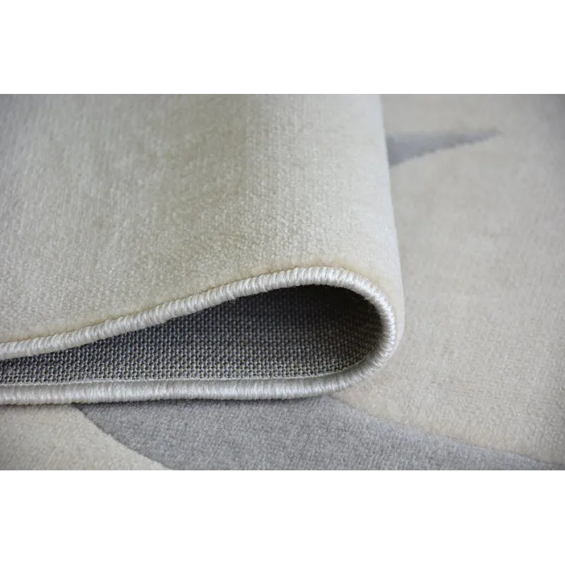 Stylish cream rug, perfect for modern interiors