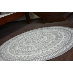 Sisal round rug, perfect for outdoor spaces