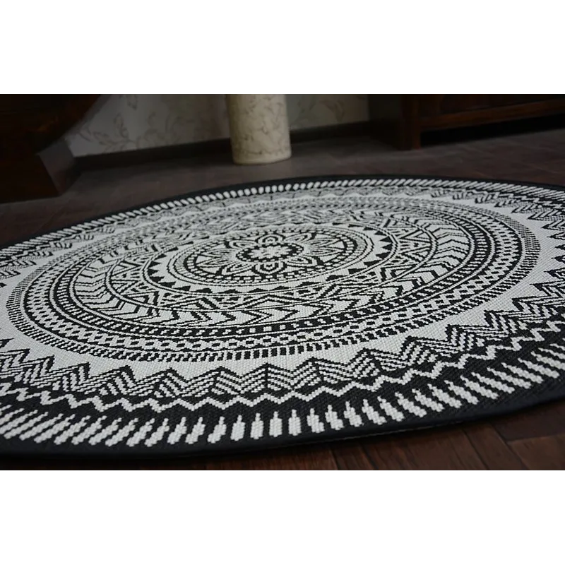 Rug suitable for outdoor use, weather-resistant and durable