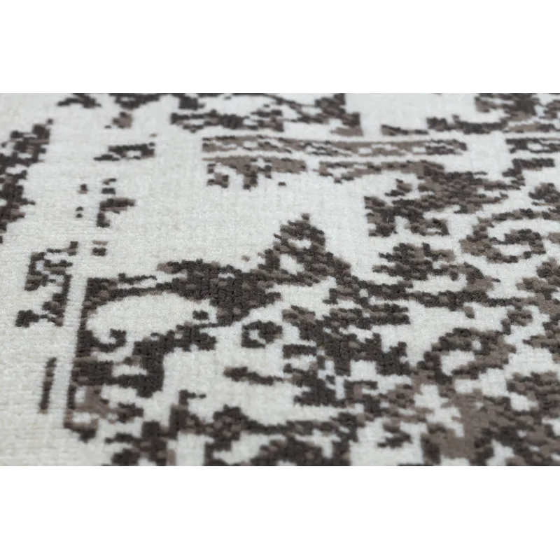 Vintage rug with classic design, perfect for children's rooms