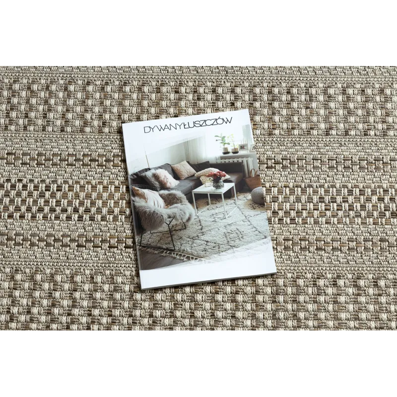 Stylish beige rug, perfect for contemporary interior design