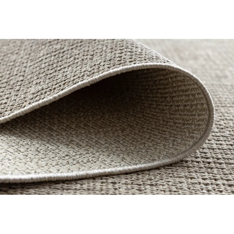Boho sisal rug in beige, suitable for modern interiors and spaces