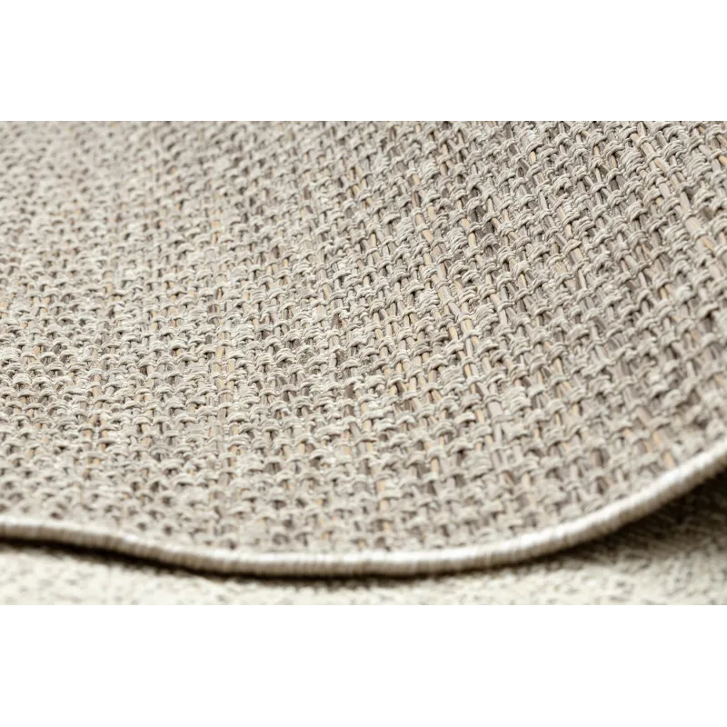 Beige sisal rug, ideal for kids, easy to clean