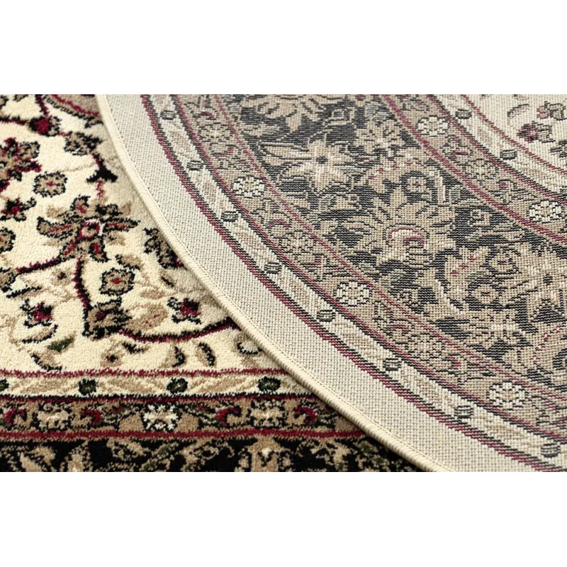 Soft-touch ROYAL ADR oval rug, ideal for bedrooms