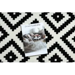 Morad RUTA Geometric Diamond Rug
