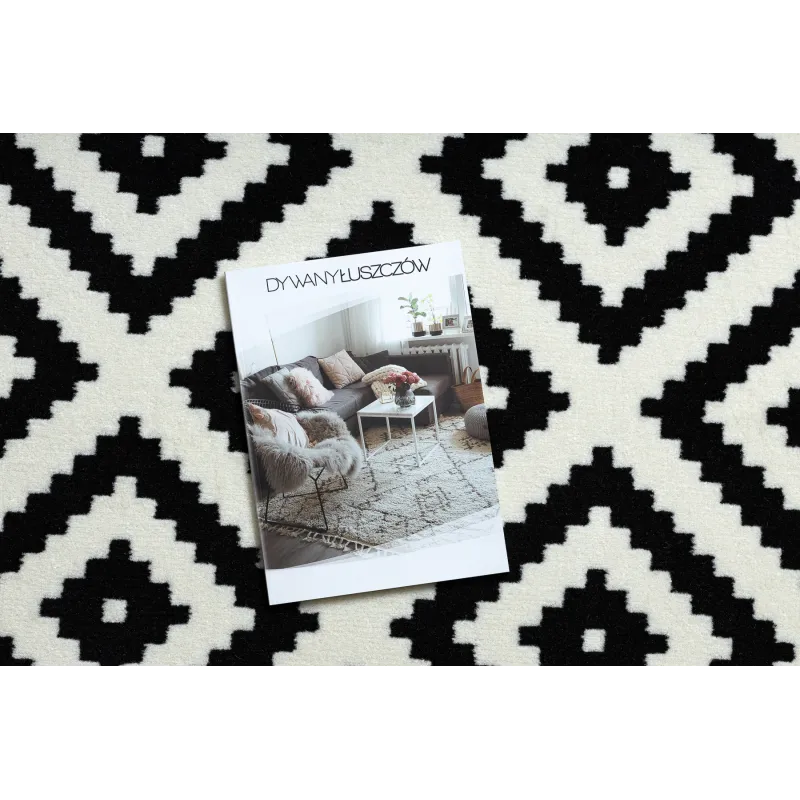 Morad RUTA Geometric Diamond Rug