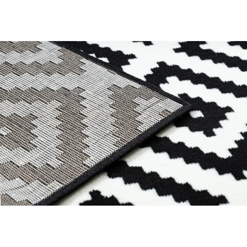 Morad RUTA Geometric Diamond Rug