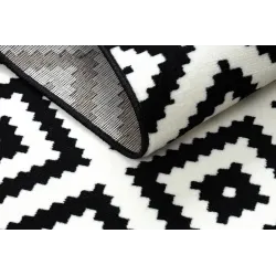 Morad RUTA Geometric Diamond Rug