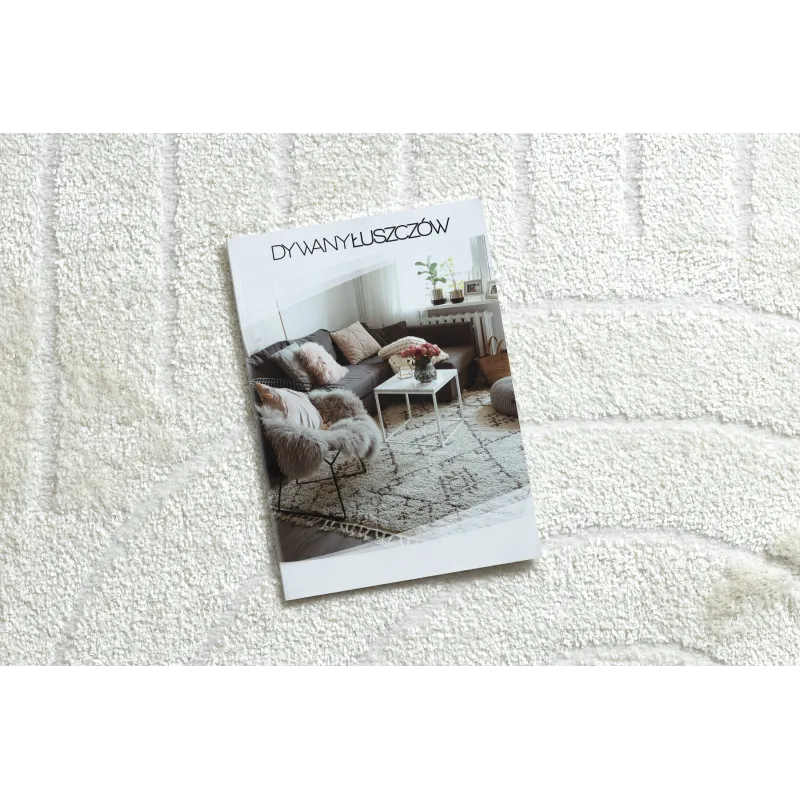 Stylish geometric rug, ideal for modern home decor