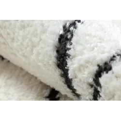 Stylish bedroom rug in modern design, adds elegance to any space