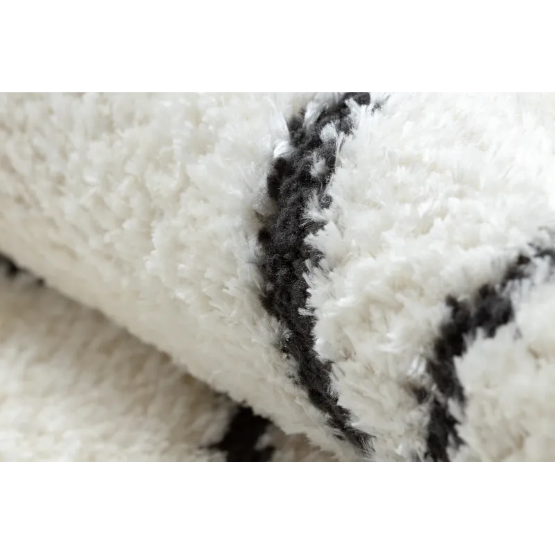 Stylish bedroom rug in modern design, adds elegance to any space