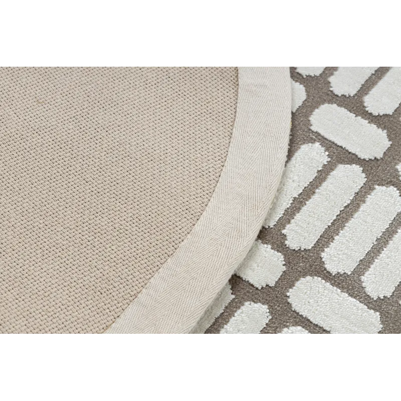 Comfortable PEARL 53132B rug, perfect for living room or bedroom, geometric style