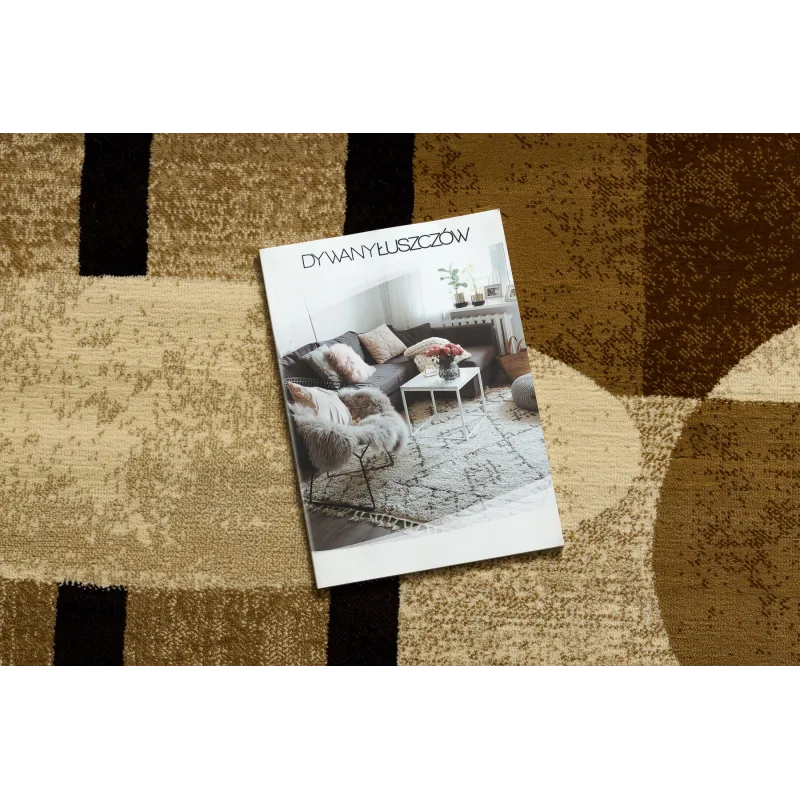 Beige and cream ROYAL 5376 rug with geometric pattern, classic carpet