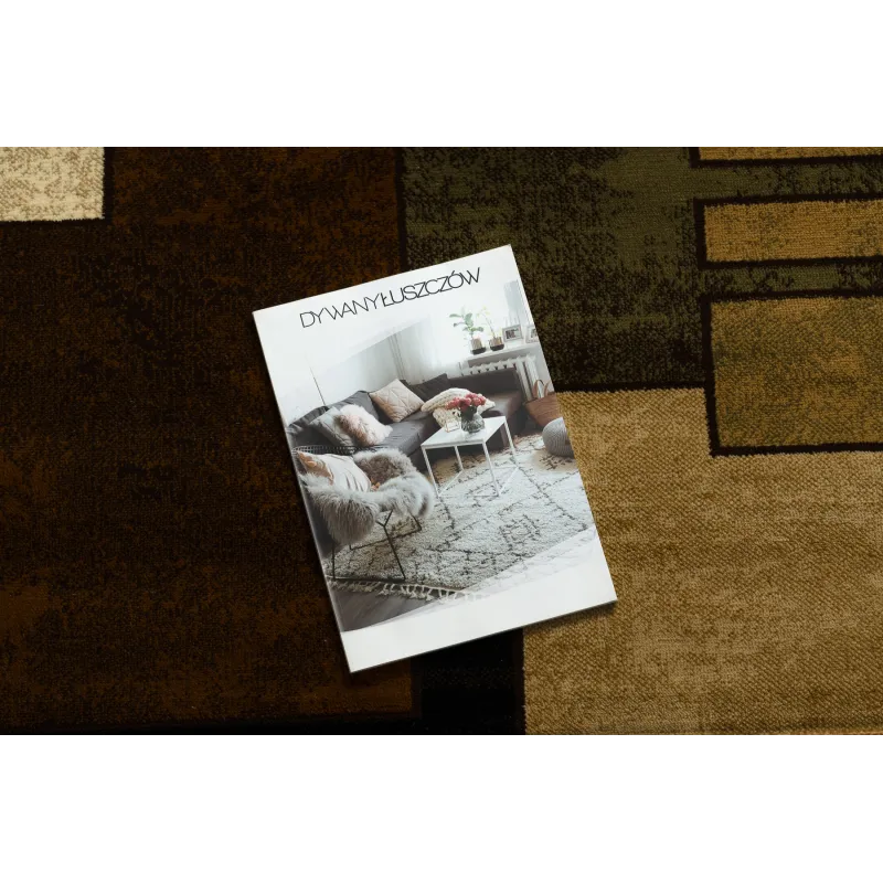 Black and brown ROYAL 5367 geometric rug, perfect for any interior design