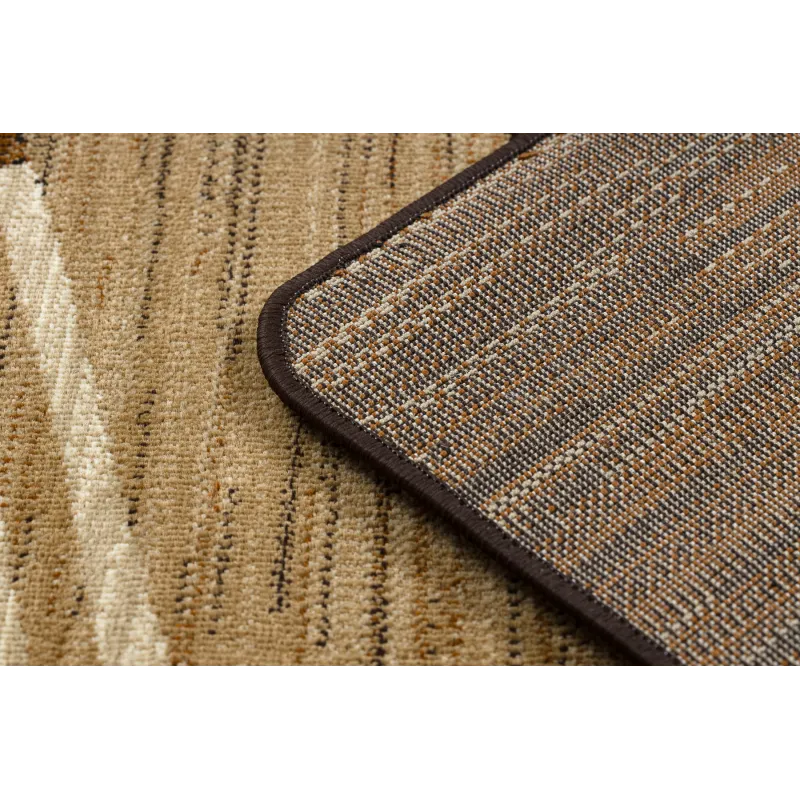ROYAL HE397 rug with a geometric pattern, soft and pleasant to the touch