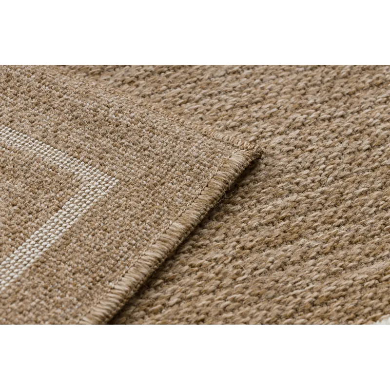 Textured sisal rug, great for the bedroom