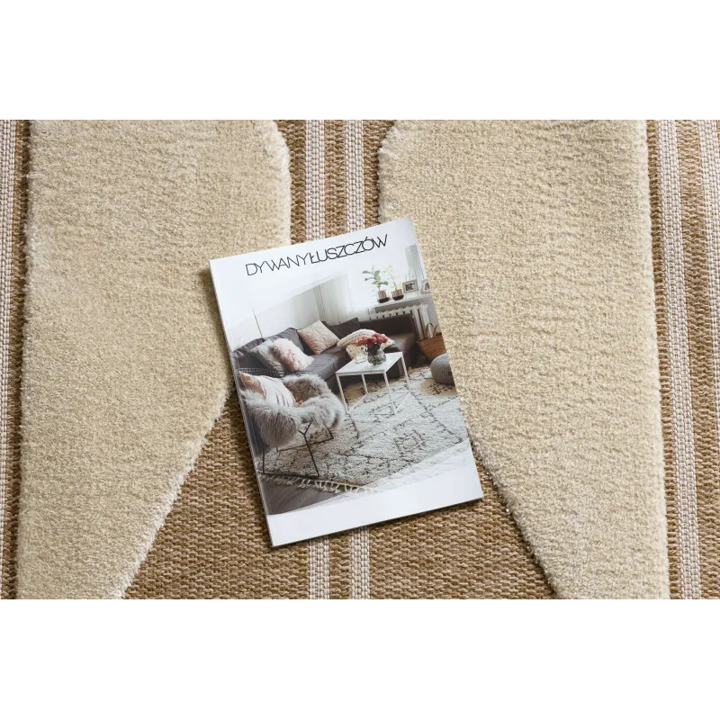Stylish beige triangle rug, perfect for modern interiors