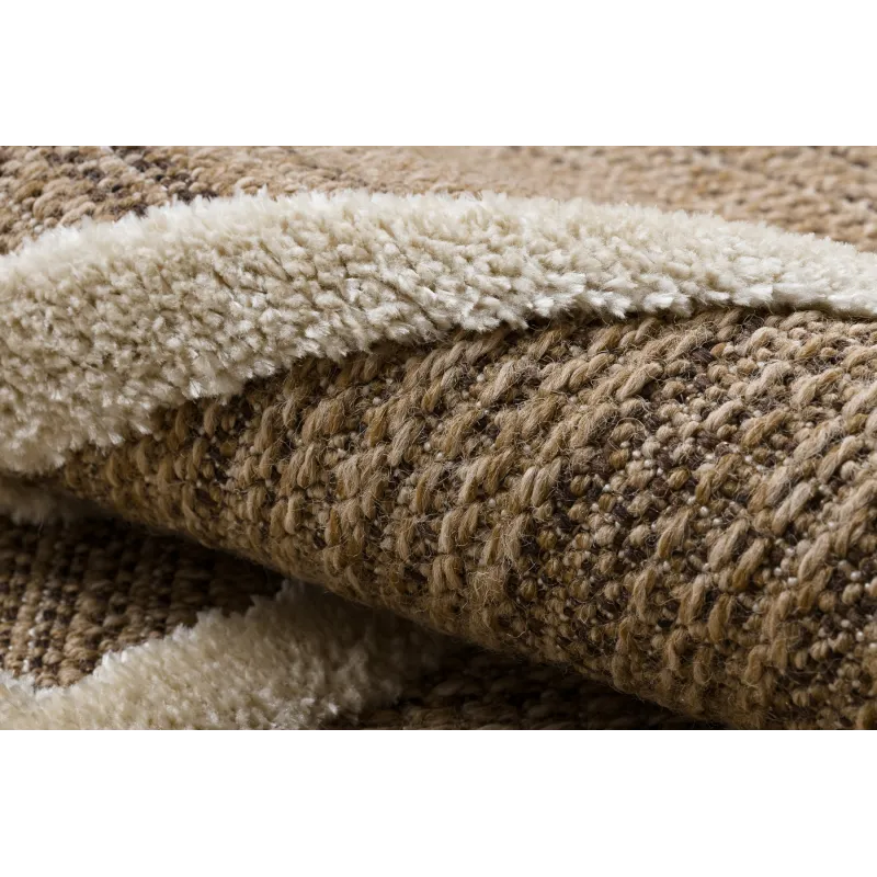 Elegant beige and cream patterned sisal rug