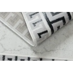 Rug perfect for garden or terrace, modern style, easy to maintain