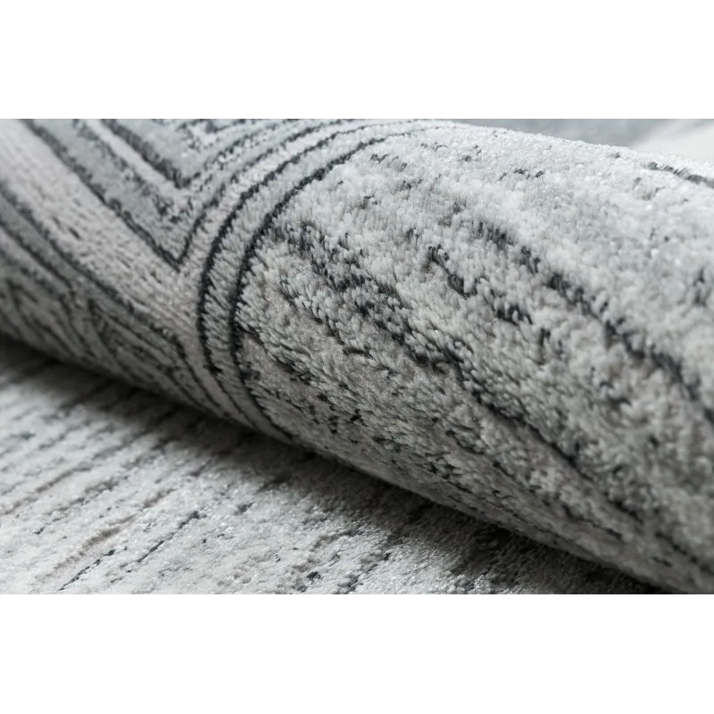 Glamorous light-coloured rug, perfect for stylish interiors