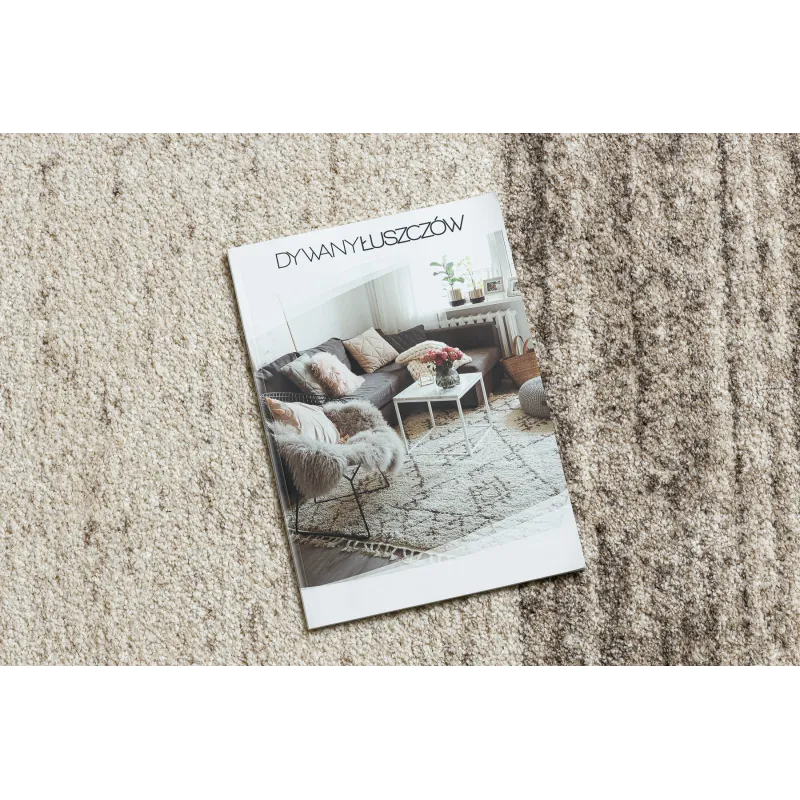 Stylish cream and beige rug, perfect for modern interior decor