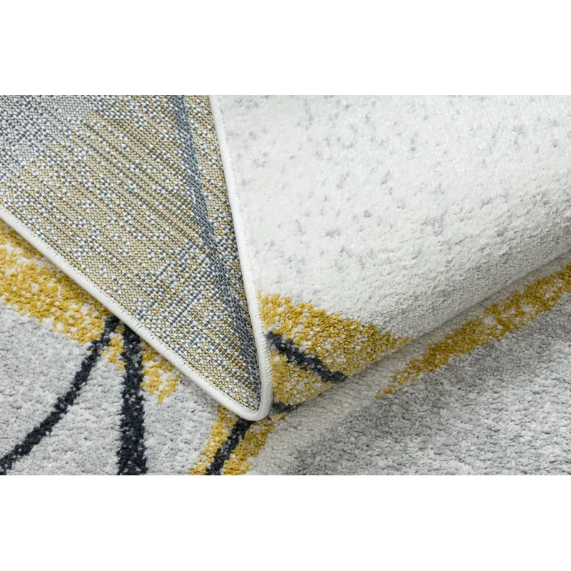 Modern FUSION 5868 rug, perfect for gardens or kids' rooms