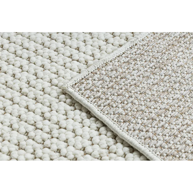 Soft CASABLANCA LOOP rug, perfect for bedroom or living room