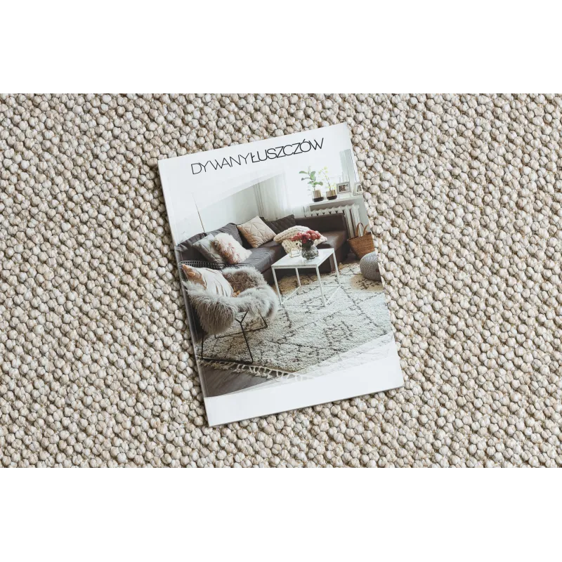 Stylish beige rug, perfect for contemporary home decor