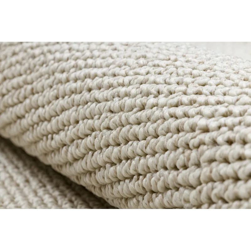 Elegant cream rug for stylish outdoor spaces