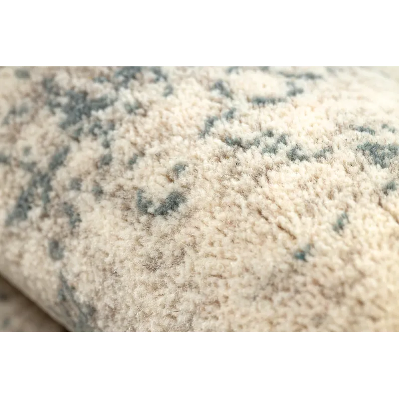 ABBY rug with classic pattern, perfect for a children's room