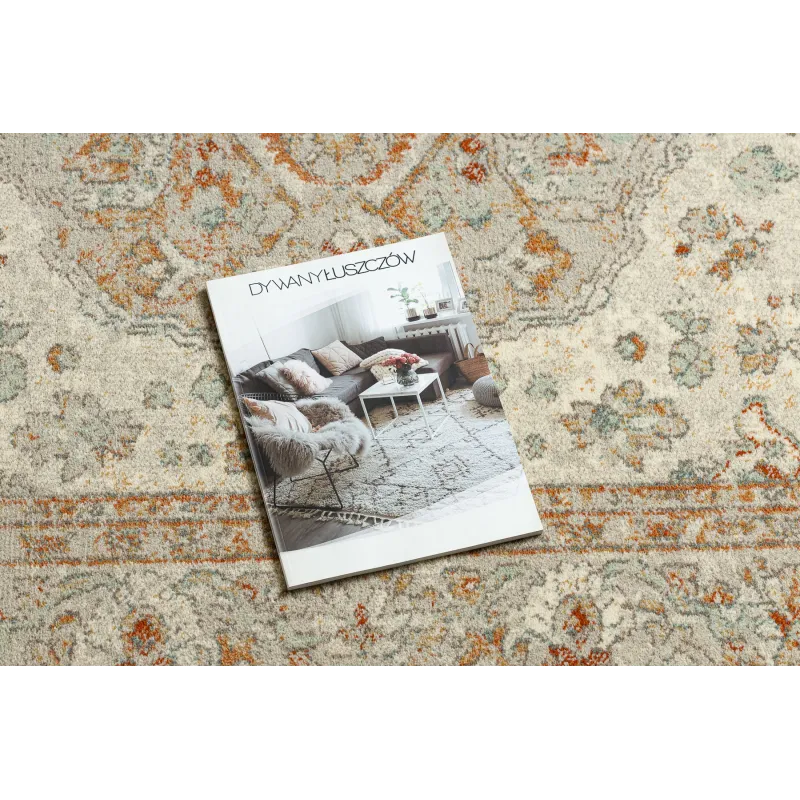 SOHO rug with beige floral patterns, a stylish addition to any room