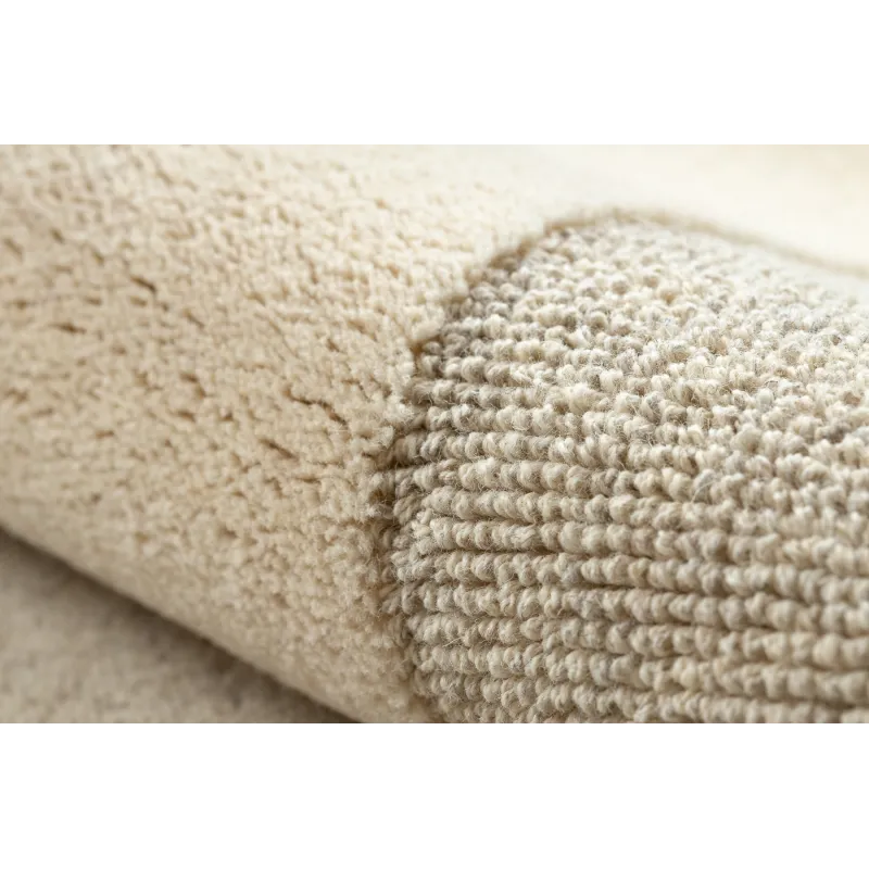 FLUX 461.7.AE120 rug great for modern interiors and outdoor spaces