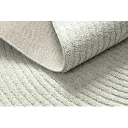 Stylish FLUX rug with geometric pattern, perfect for bedroom or garden use
