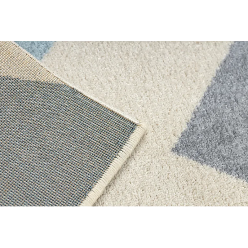 Zigzag rug in yellow, soft and pleasant to the touch