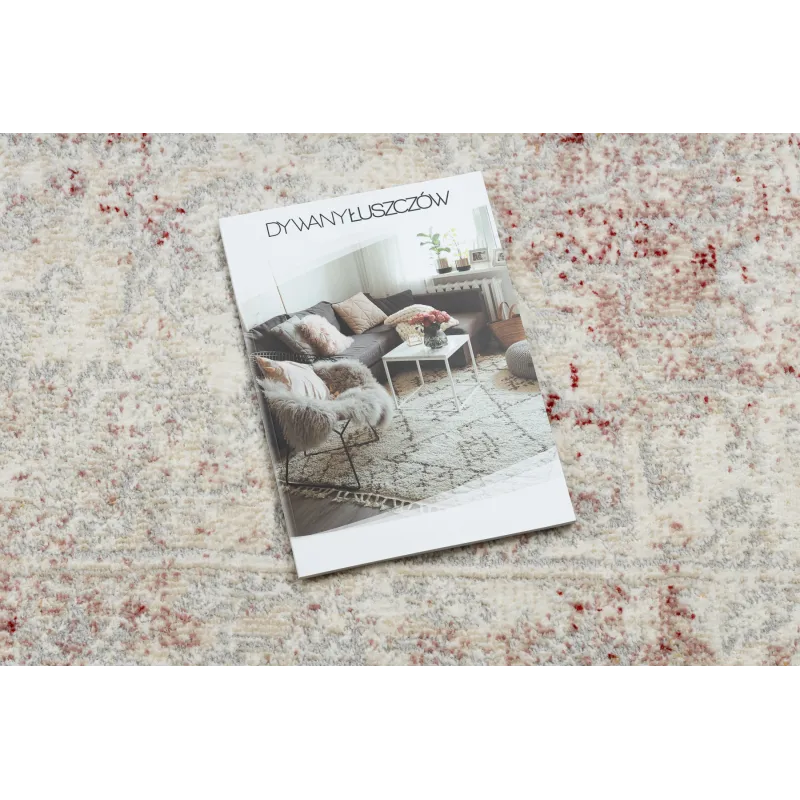 Modern geometric runner rug DISTIN 0828A in soft pink, perfect for hallways