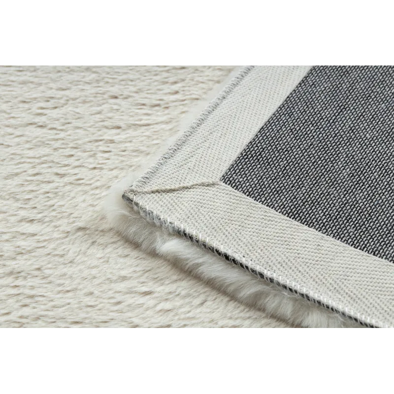 BUNNY rug with soft texture, perfect for cozy living spaces