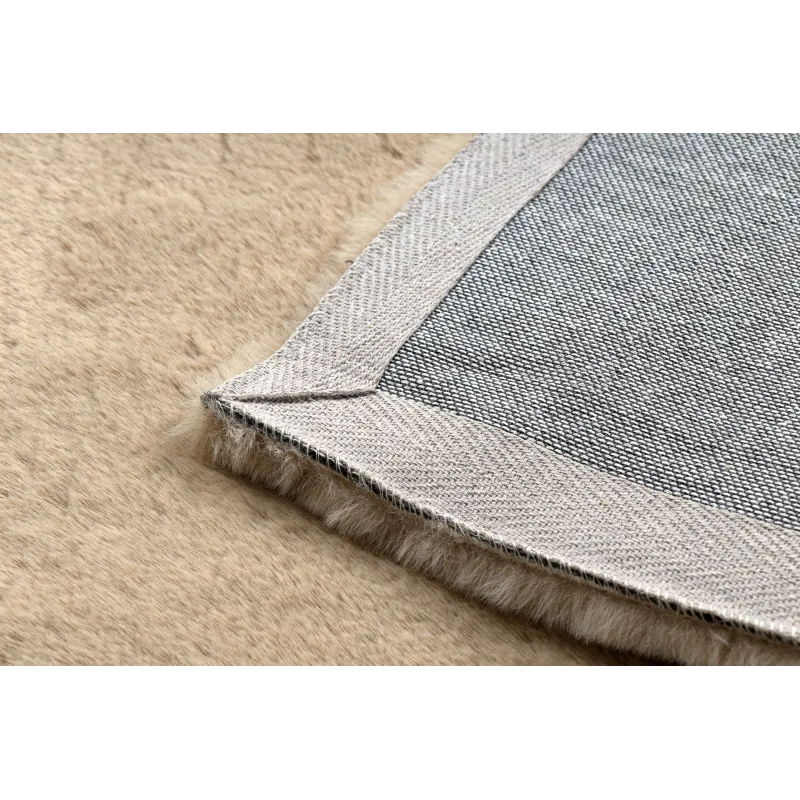 BUNNY rug made from soft material, perfect for the bedroom