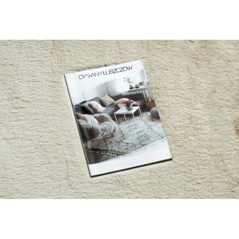 Stylish BUNNY ivory rug, perfect for living rooms and bedrooms with modern decor