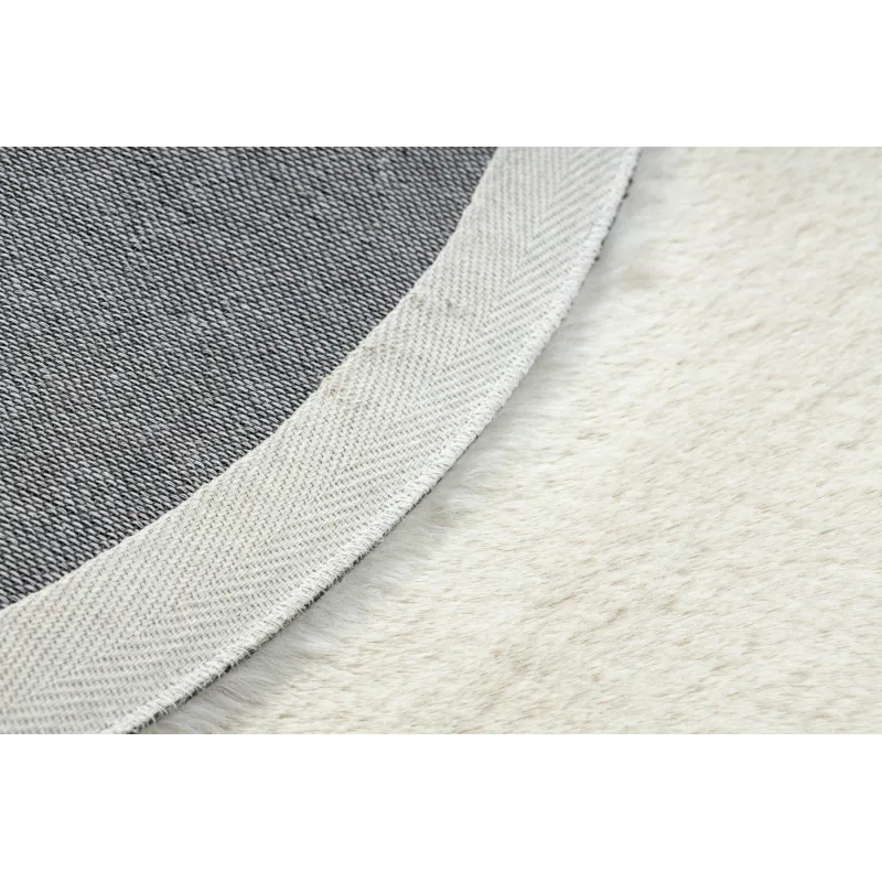 BUNNY rug with soft texture, a stylish addition to contemporary home decor