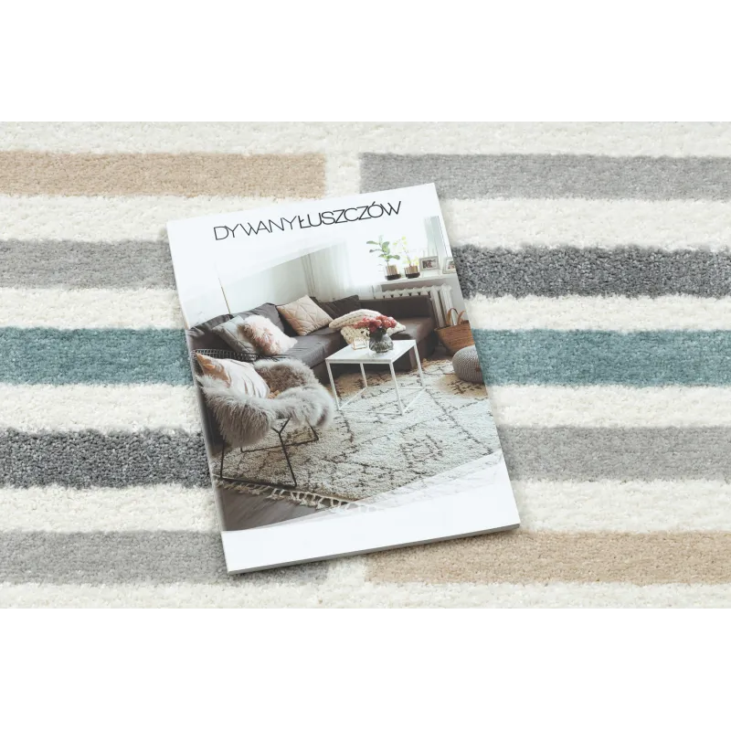Modern FUSION 5711 rug in white and dark green, perfect for living rooms or bedrooms