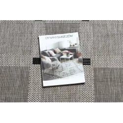Chic sisal rug in silver and black, perfect for contemporary decor