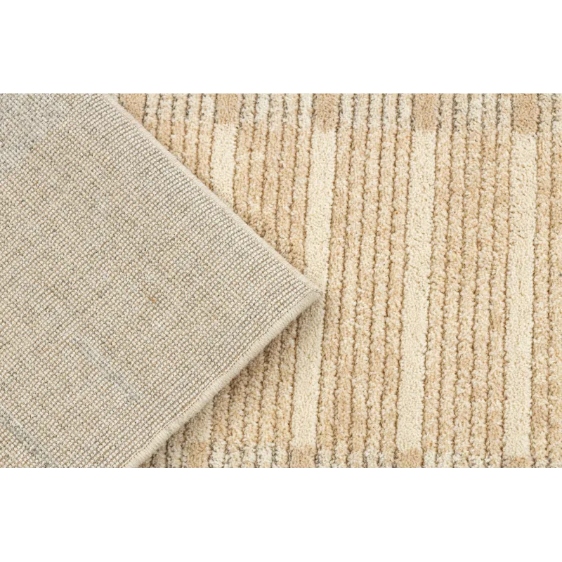 FLUX wool rug with a pleasant texture, perfect for a loft-style setting
