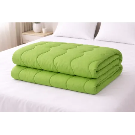 Green all-season microfiber duvet 140×200 cm for year-round comfort