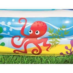 Children's pool made of UV-resistant material for sunny days