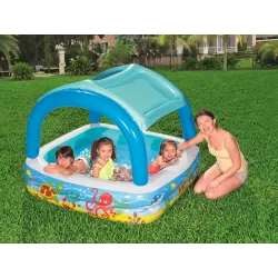 Children's pool with roof, great for summer days and water fun