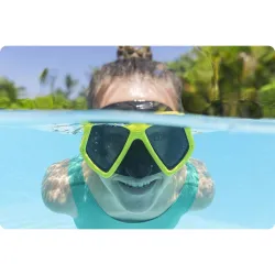 Ideal swimming mask for kids, ensuring safety in the water