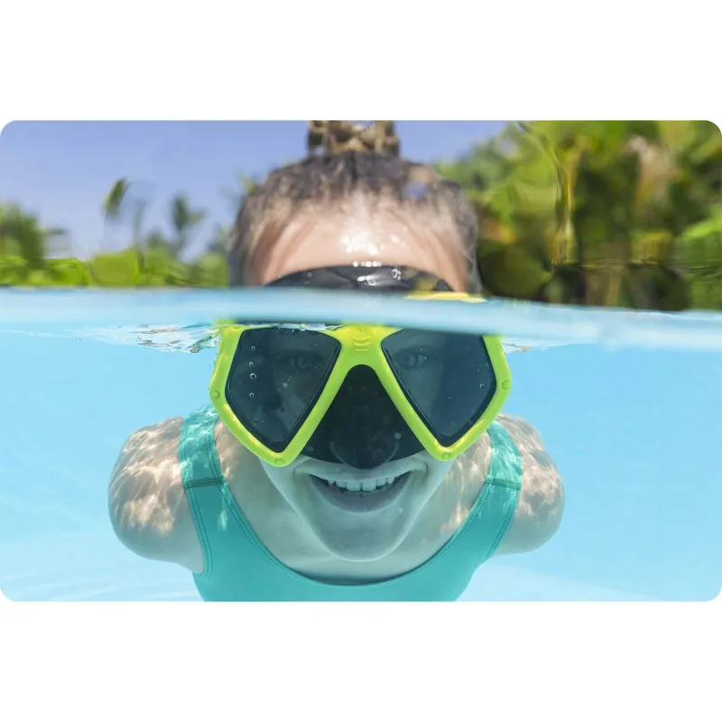 Ideal swimming mask for kids, ensuring safety in the water